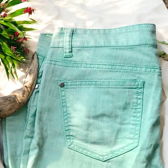 Forever 21 Premium Stone Wash Light Fade Teal Mom Fit Ankle Crop Denim - Picture 14 of 16